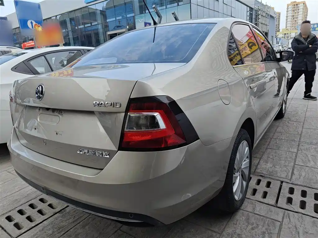 Skoda Rapid — фото 7