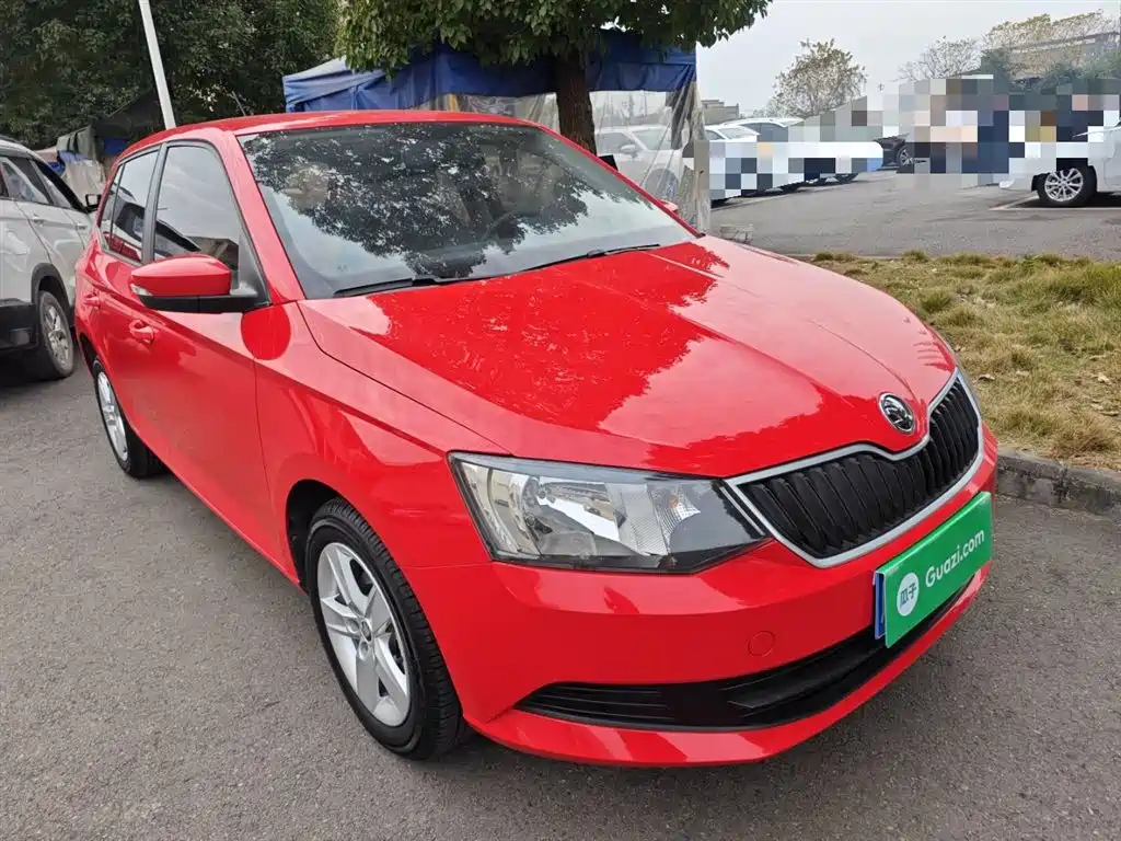 Skoda Fabia — фото 4