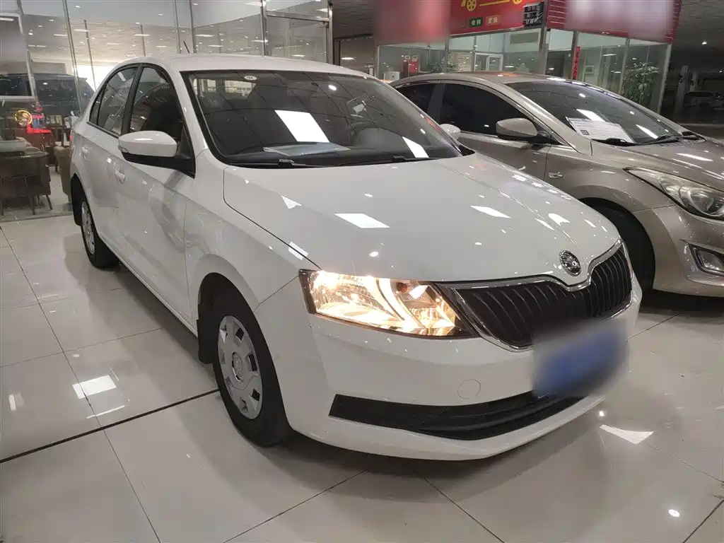 Skoda Rapid — фото 4