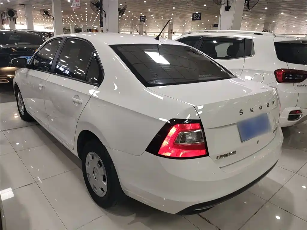 Skoda Rapid — фото 5