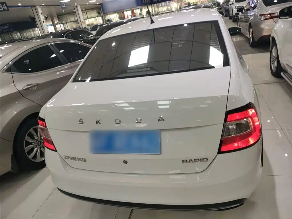 Skoda Rapid — фото 6