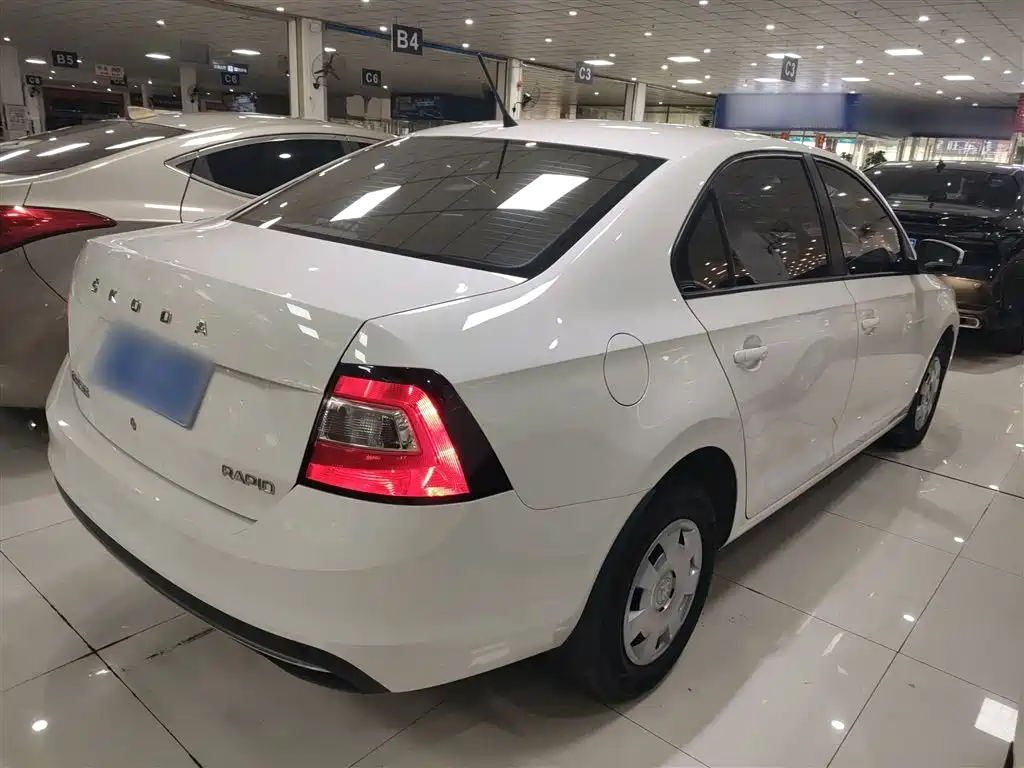Skoda Rapid — фото 7