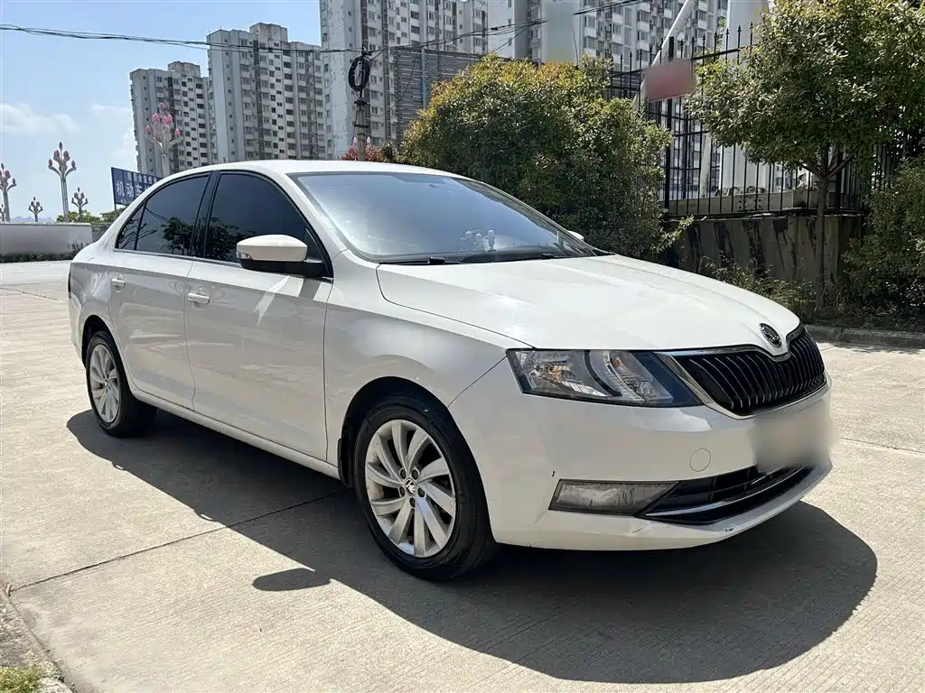 Skoda Rapid — фото 3