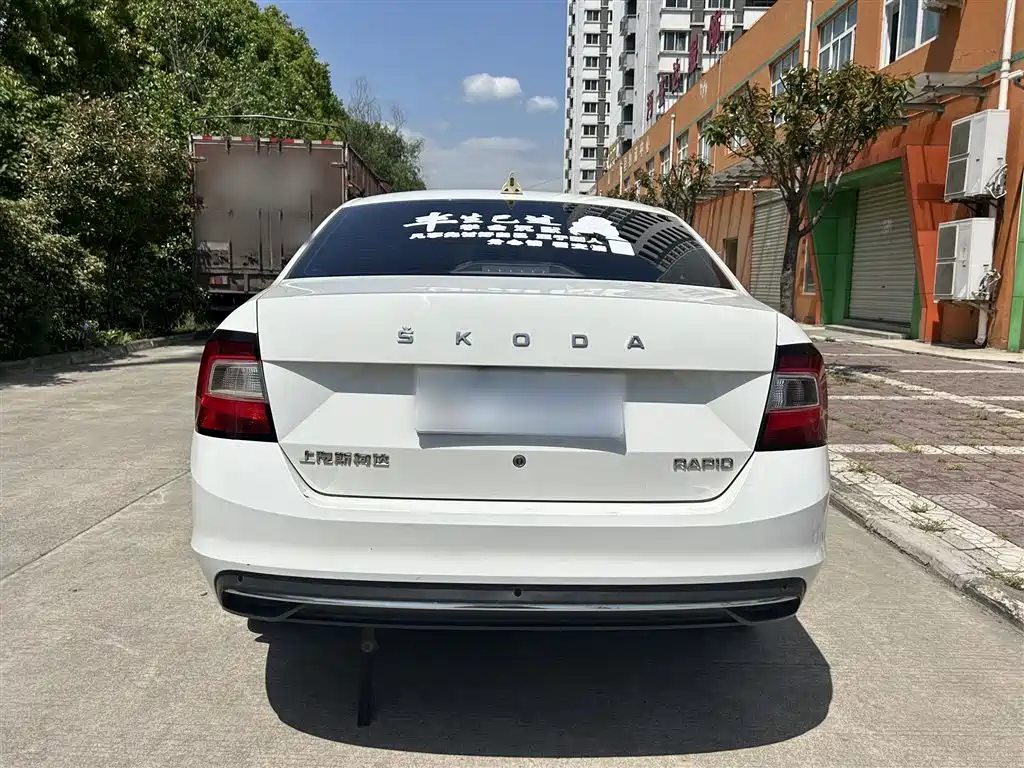 Skoda Rapid — фото 5