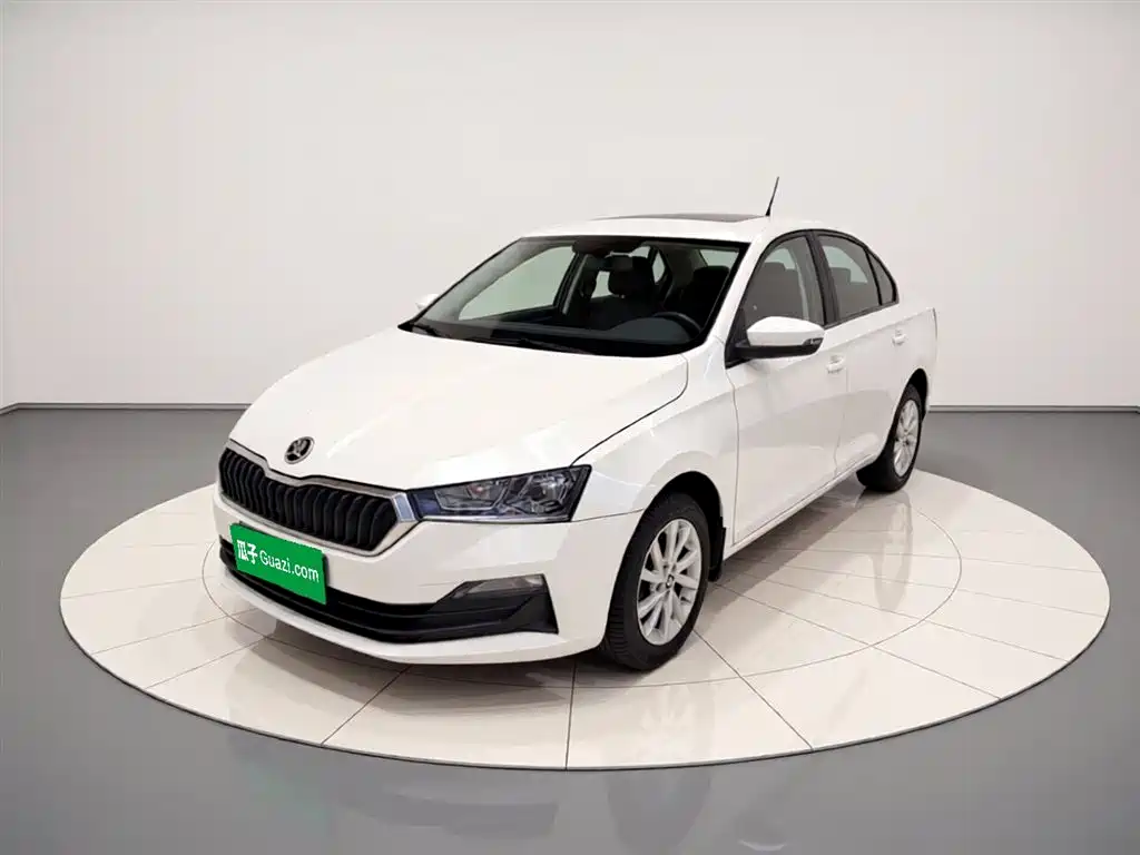 Skoda Rapid — фото 2