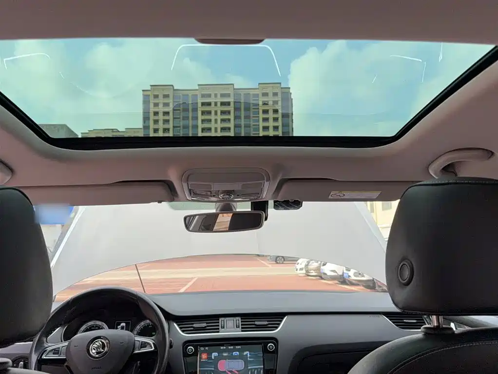 Skoda Octavia — фото 15