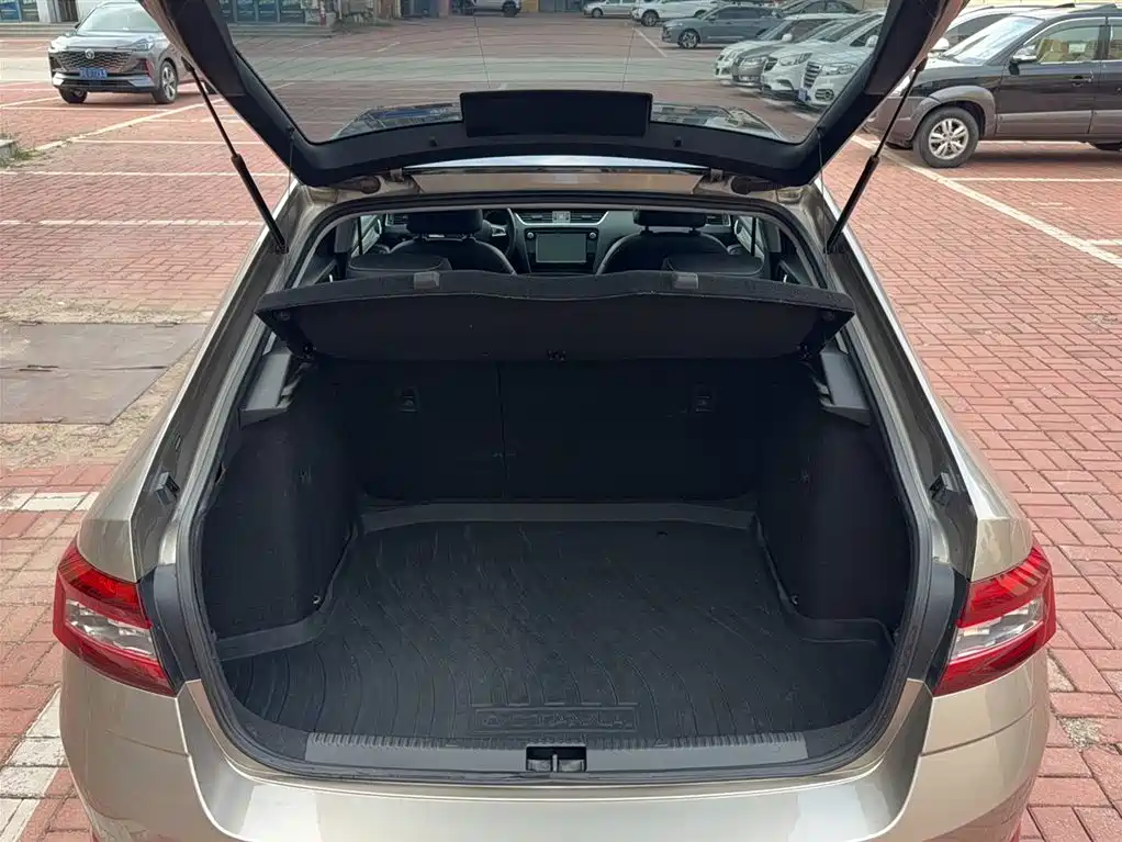 Skoda Octavia — фото 16