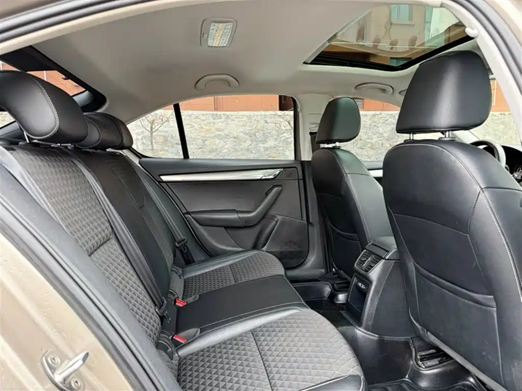 Skoda Octavia — фото 21
