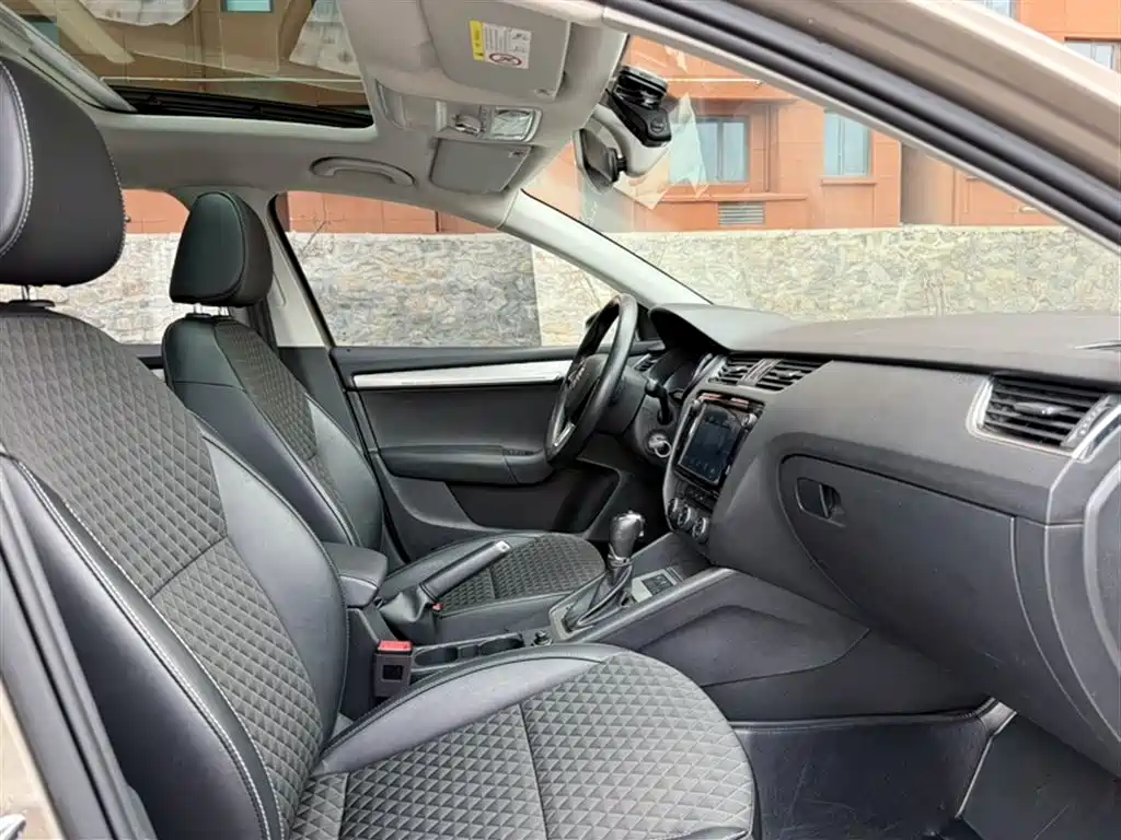 Skoda Octavia — фото 22