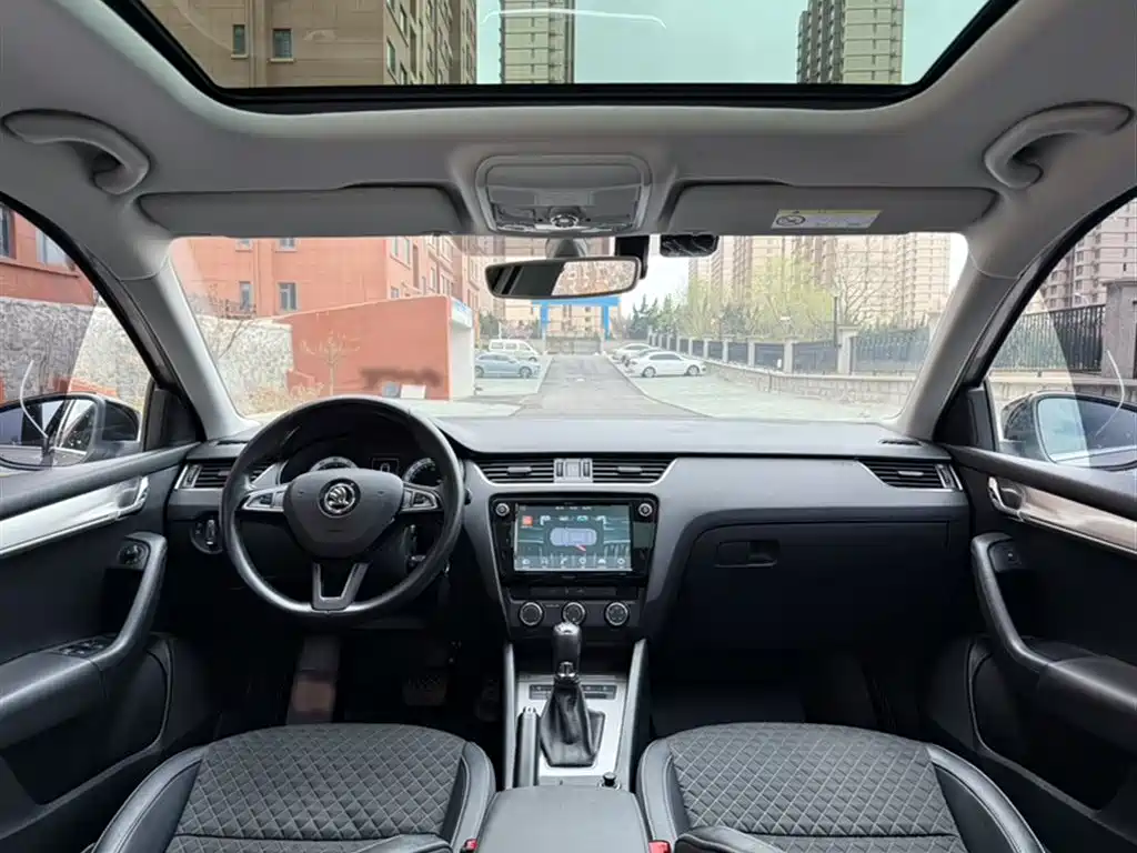 Skoda Octavia — фото 23
