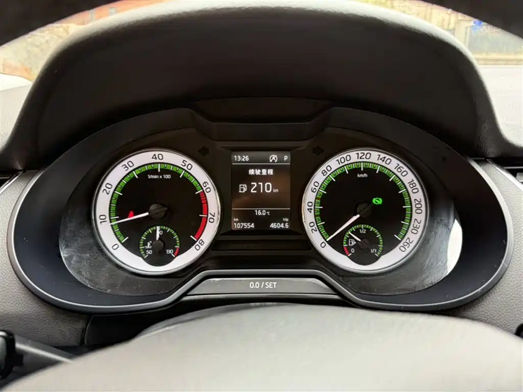 Skoda Octavia — фото 5