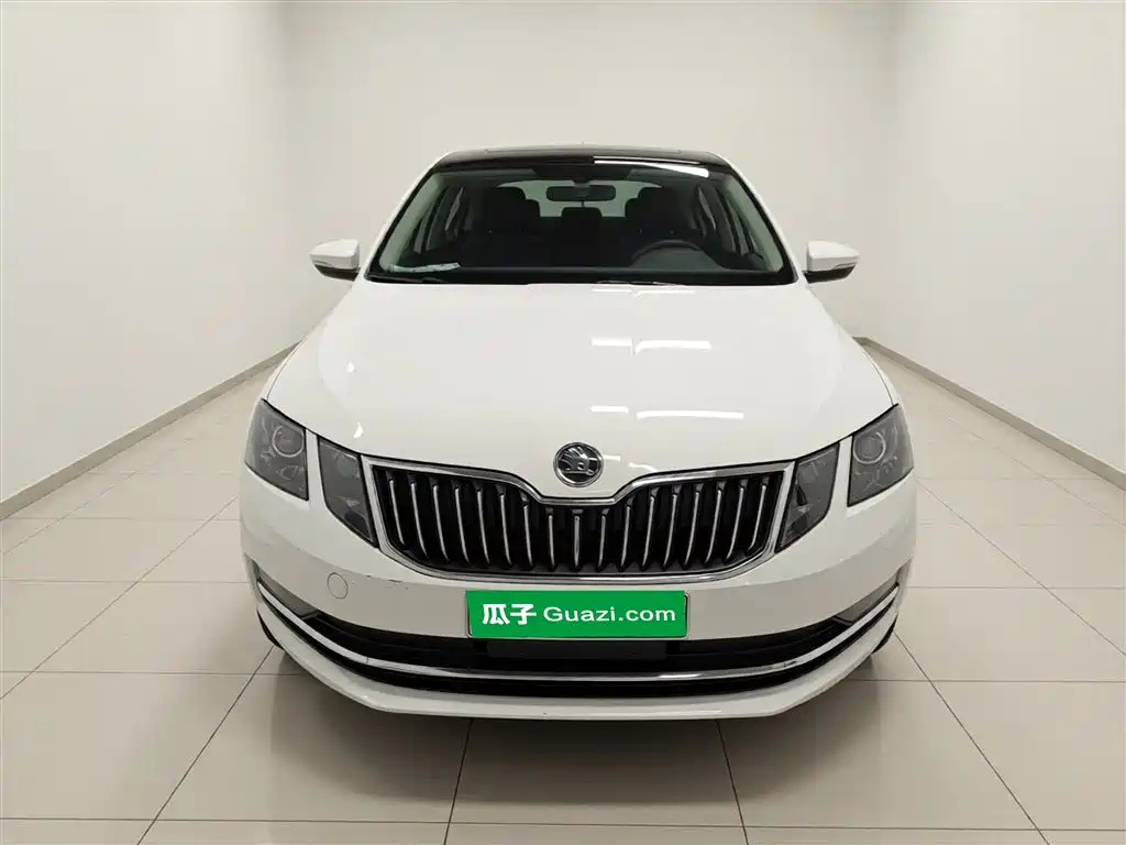 Skoda Octavia — фото 3