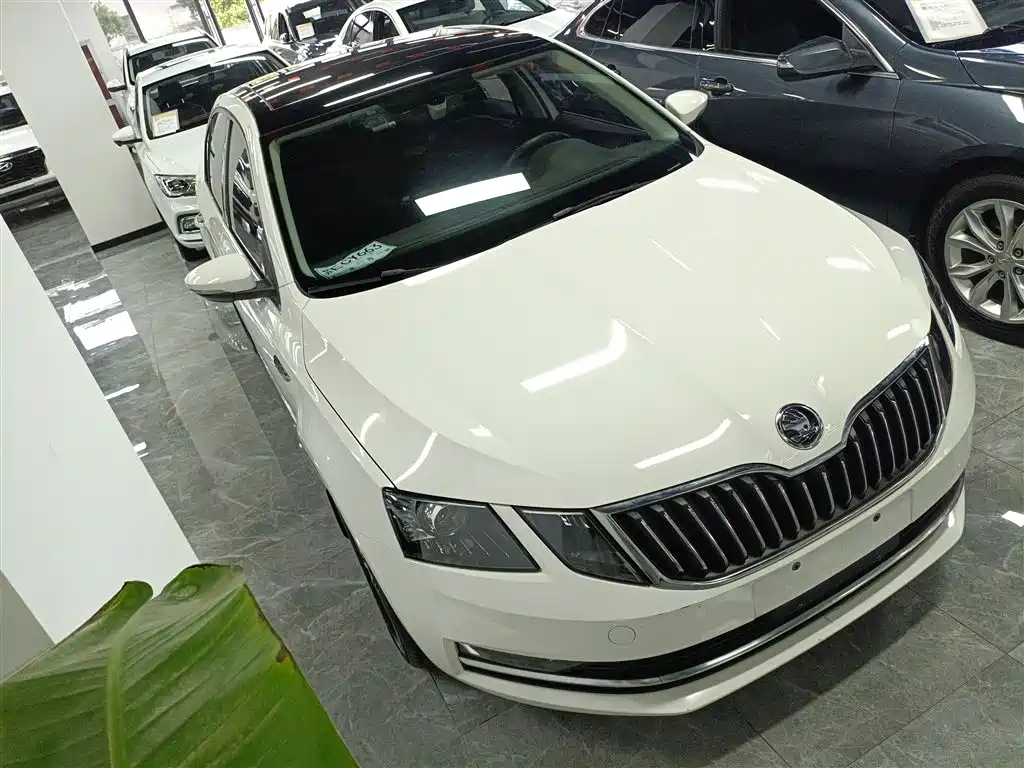 Skoda Octavia — фото 4