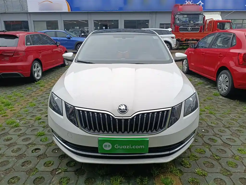 Skoda Octavia — фото 3