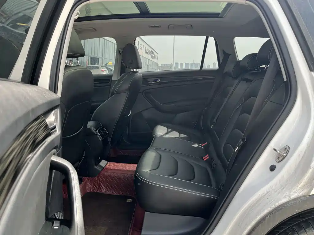 Skoda Kodiaq — фото 6