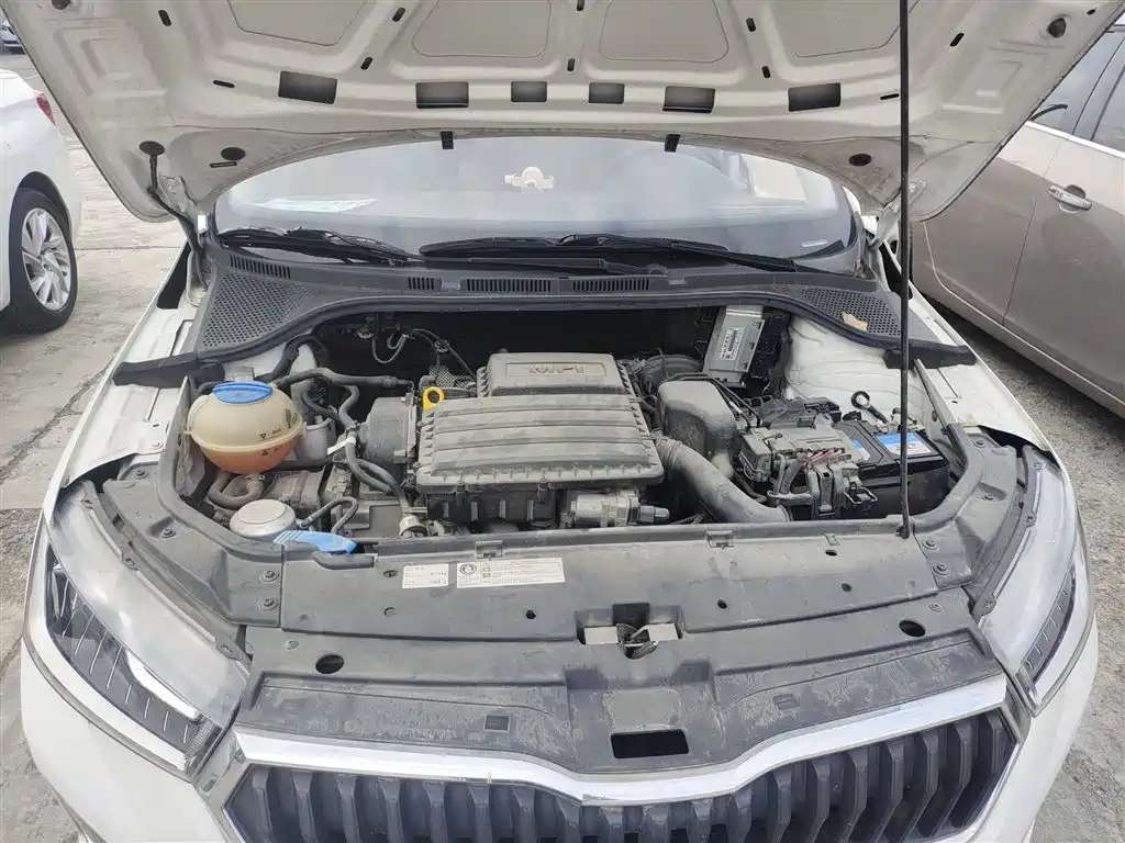 Skoda Rapid Spaceback — фото 16