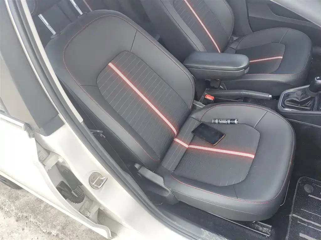 Skoda Rapid Spaceback — фото 20