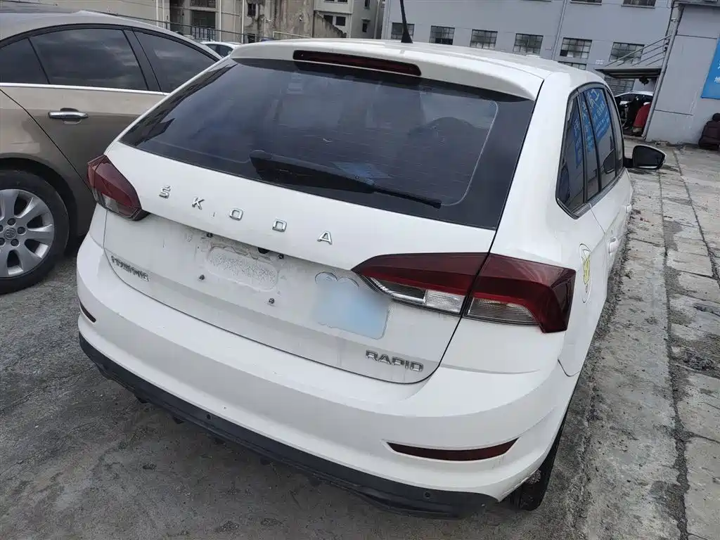 Skoda Rapid Spaceback — фото 5