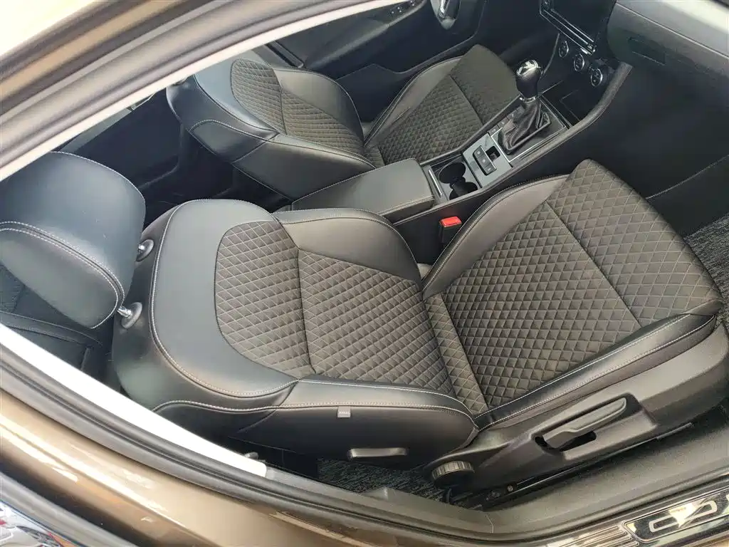 Skoda Superb — фото 25