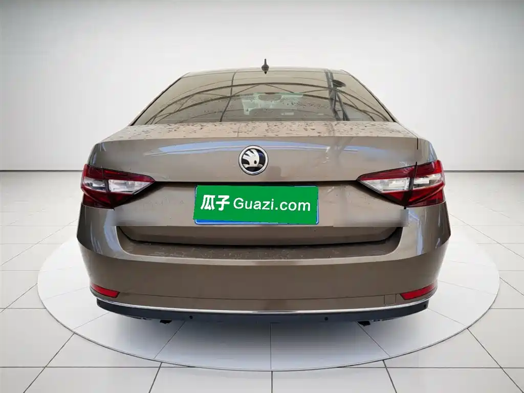 Skoda Superb — фото 6