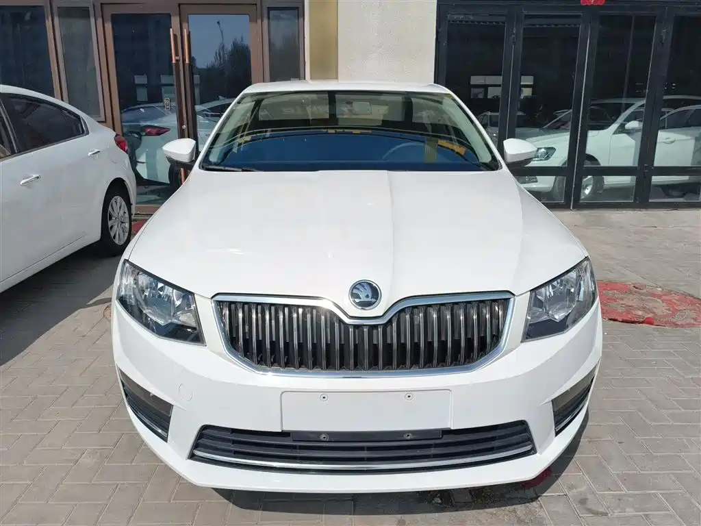 Skoda Octavia — фото 3
