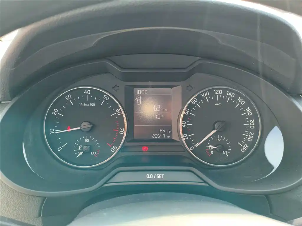 Skoda Octavia — фото 8