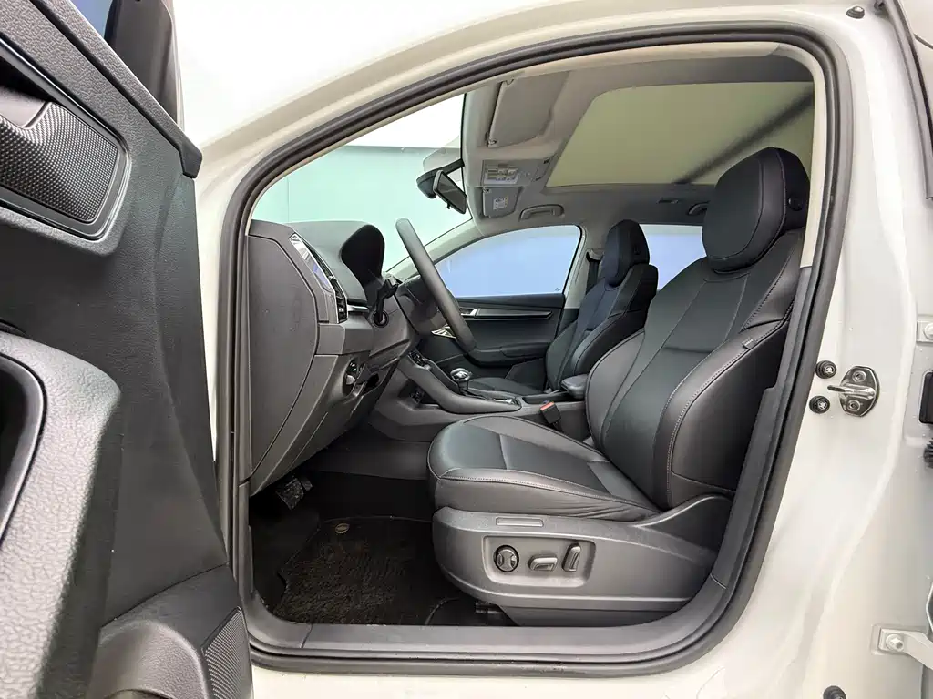 Skoda Karoq — фото 11