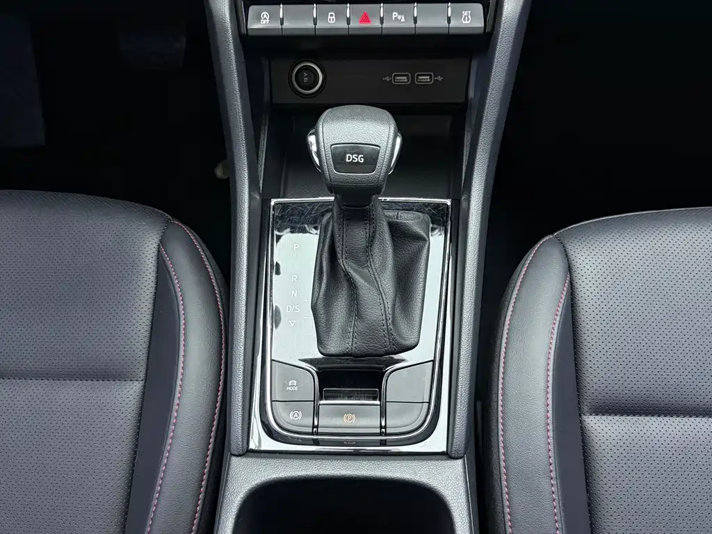Skoda Karoq — фото 21