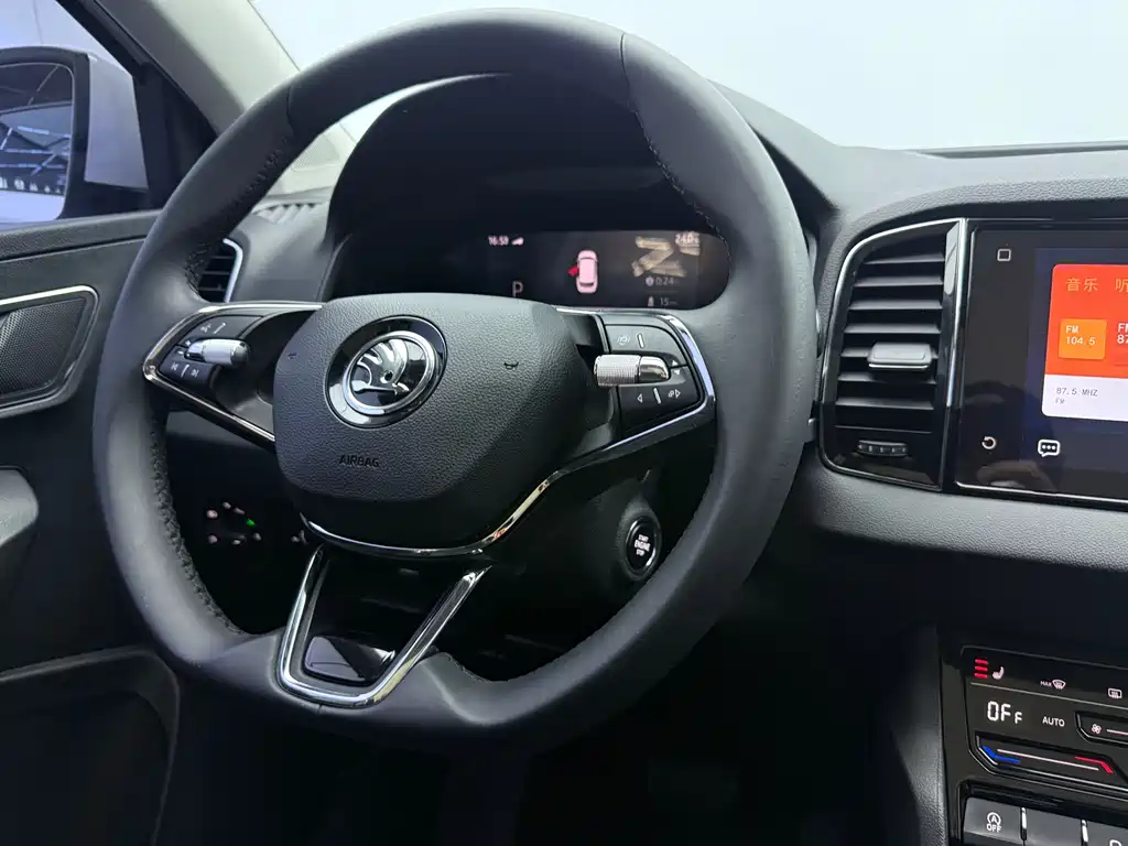 Skoda Karoq — фото 23