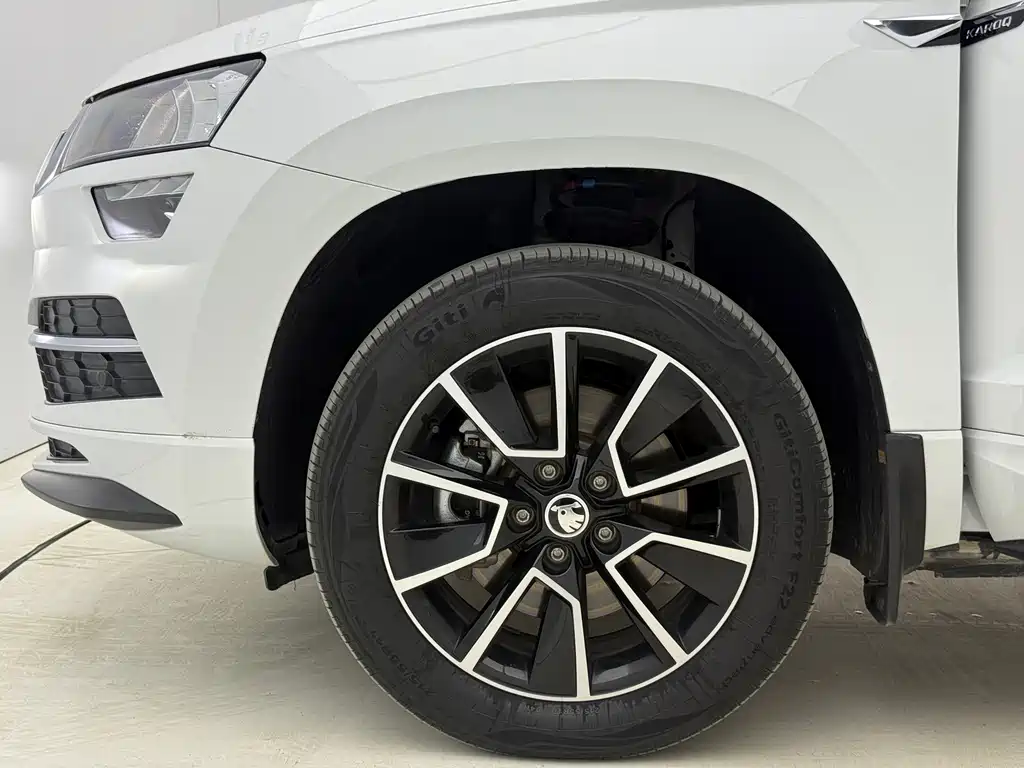 Skoda Karoq — фото 9