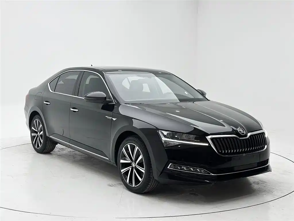 Skoda Superb — фото 3