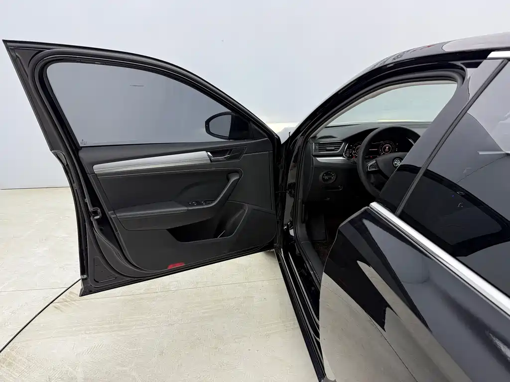 Skoda Superb — фото 22