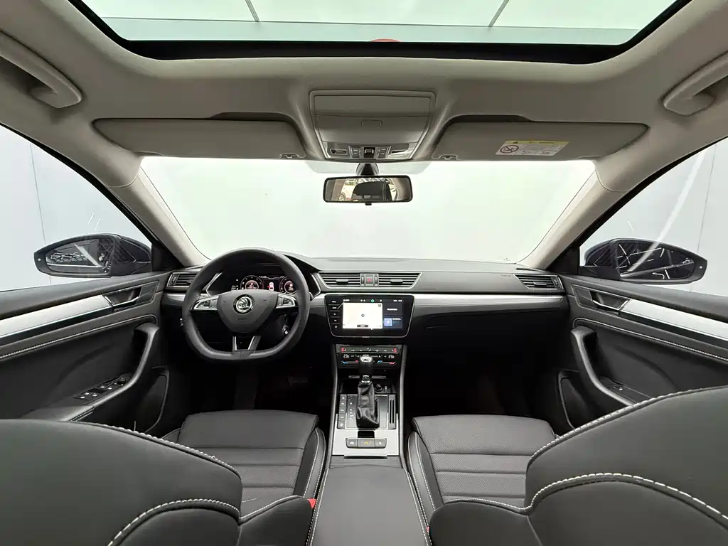 Skoda Superb — фото 9