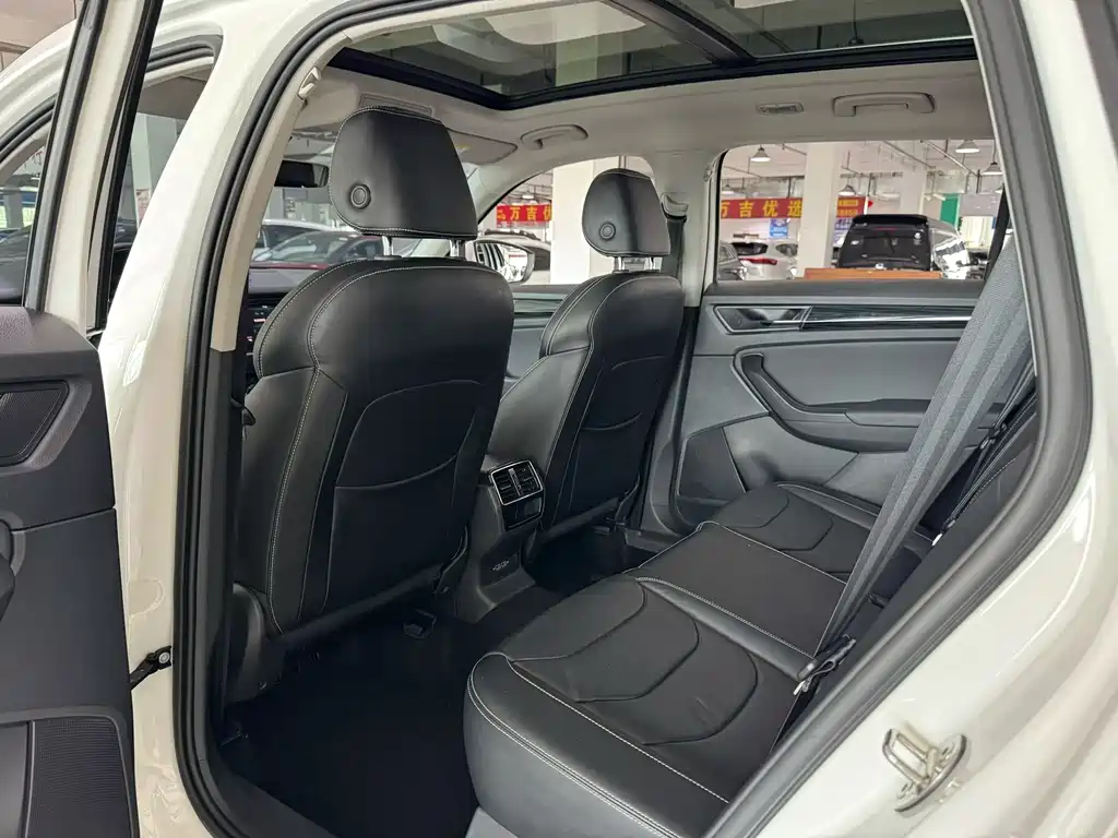 Skoda Kodiaq — фото 8