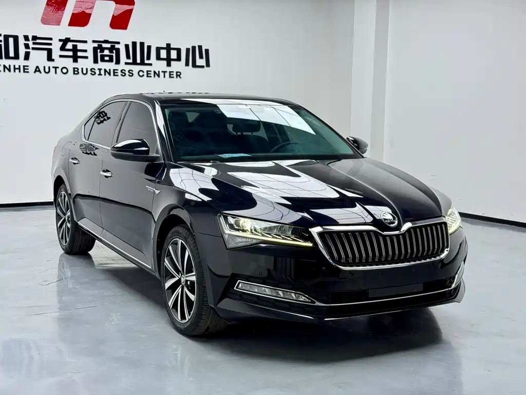 Skoda Superb — фото 3