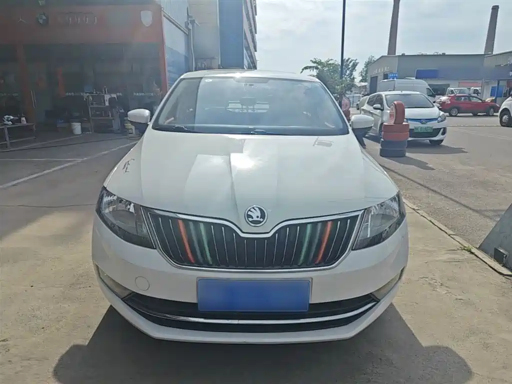 Skoda Rapid — фото 3