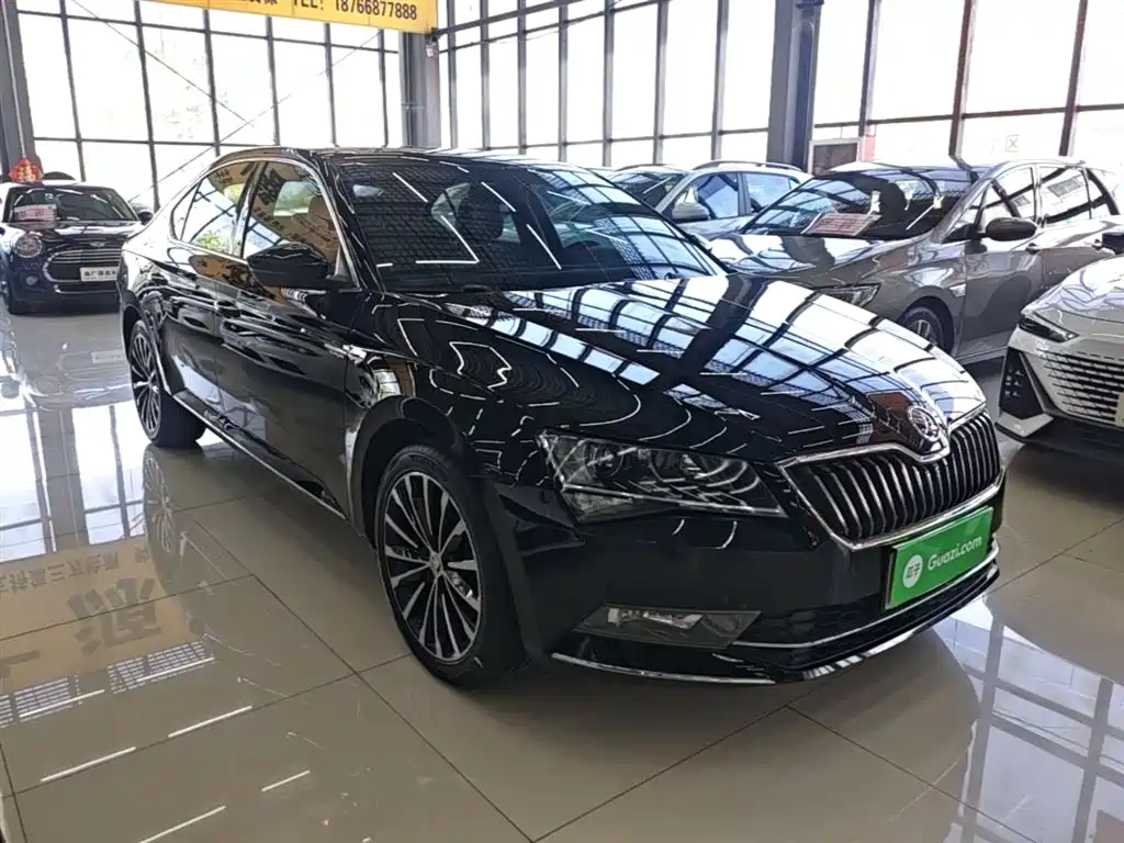 Skoda Superb — фото 4