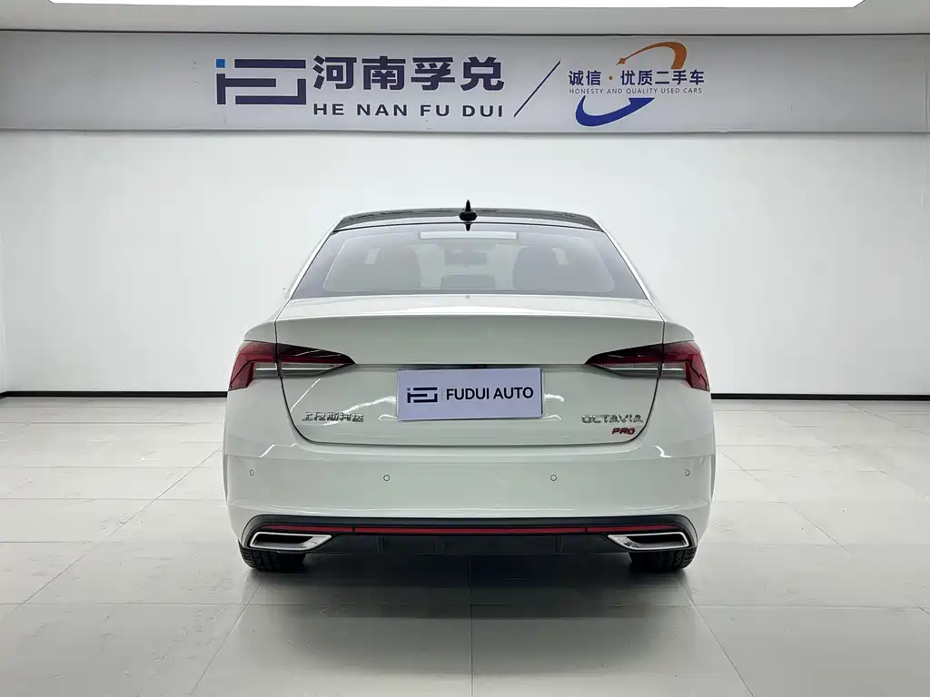 Skoda Octavia — фото 5