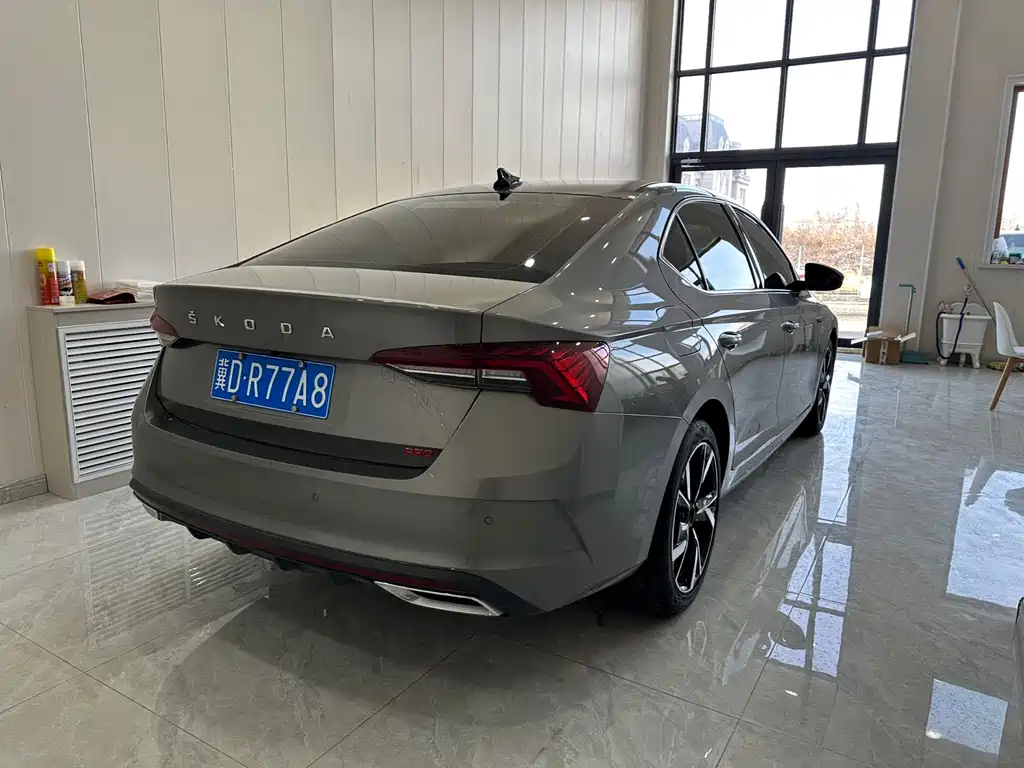 Skoda Octavia — фото 4