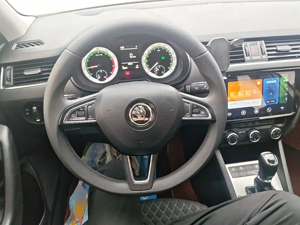 Skoda Octavia — фото 11