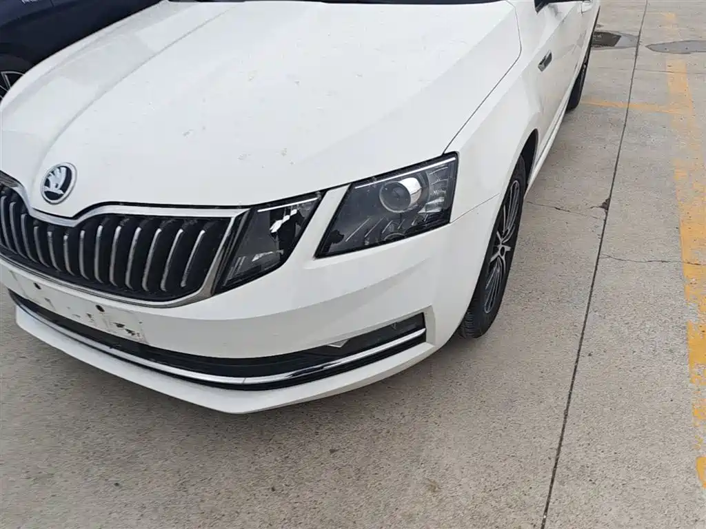 Skoda Octavia — фото 24