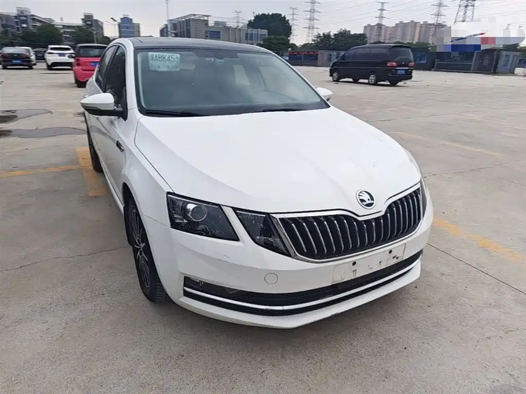 Skoda Octavia — фото 4