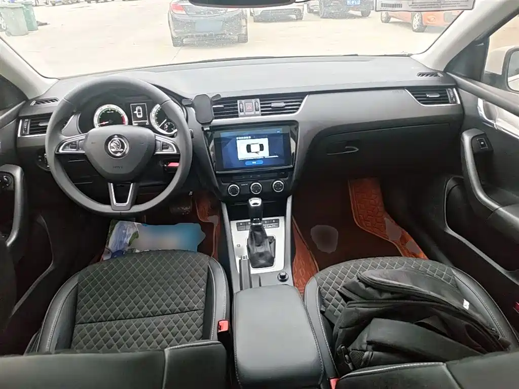 Skoda Octavia — фото 10
