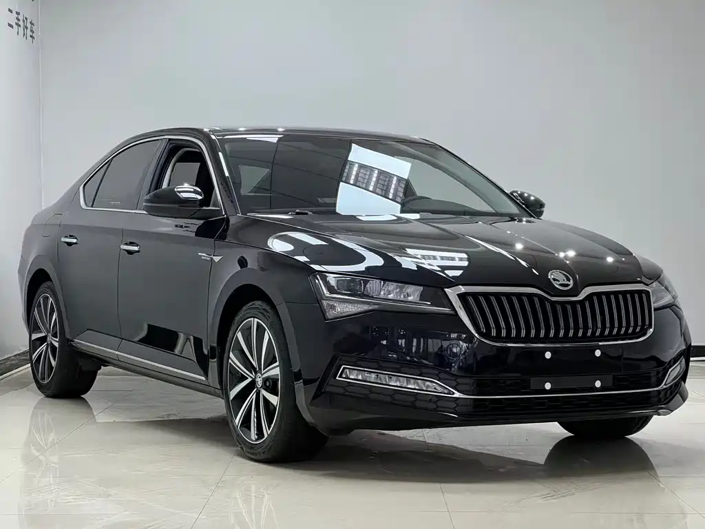 Skoda Superb — фото 3