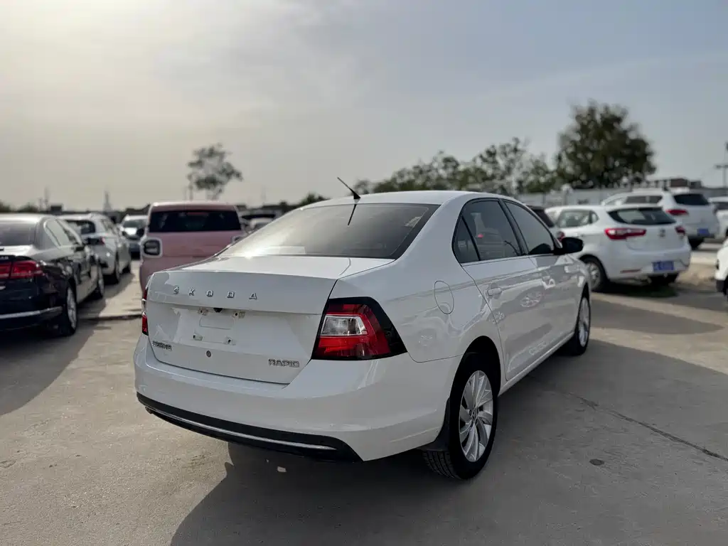 Skoda Rapid — фото 5