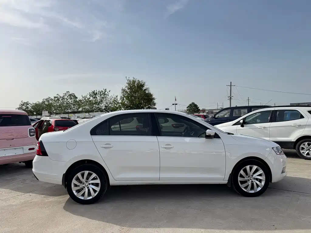 Skoda Rapid — фото 8