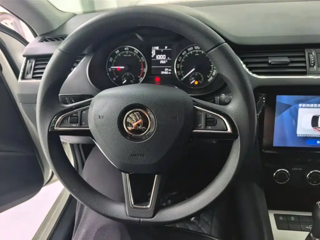 Skoda Octavia — фото 11