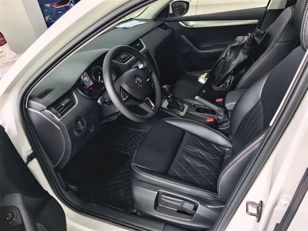 Skoda Octavia — фото 15