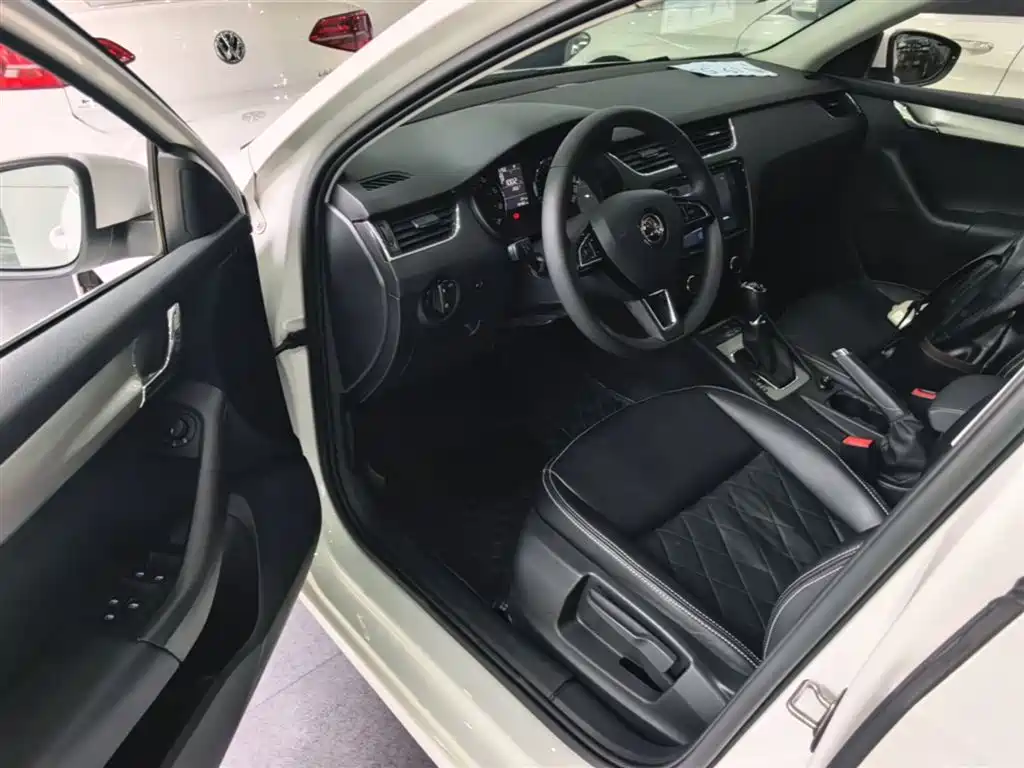 Skoda Octavia — фото 16