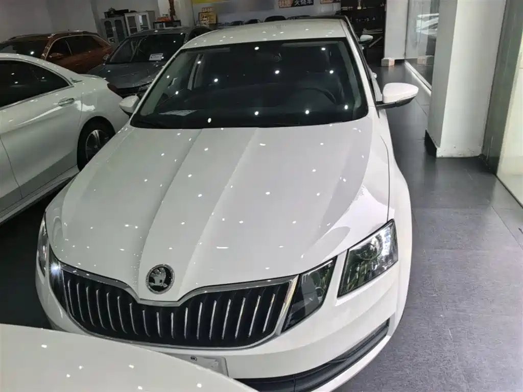 Skoda Octavia — фото 3